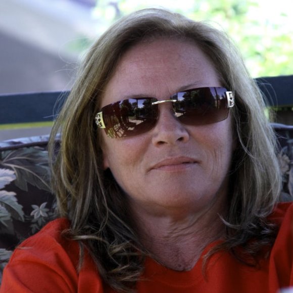 Hi, I'm Lisa - Picture 6 of 7